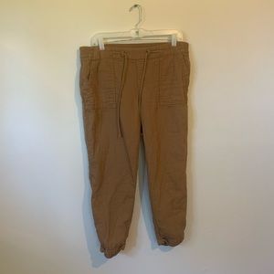🌿 Excellent condition Old Navy pants size L